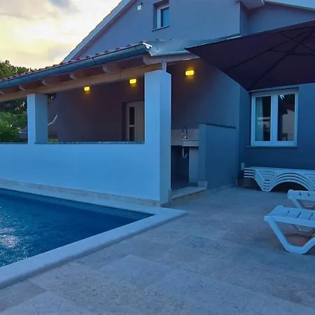 Artaturi Villa *