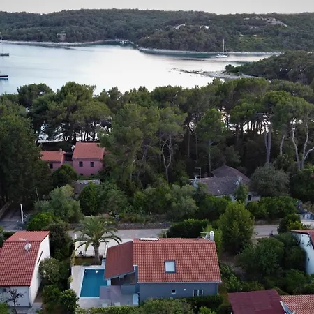 Artaturi Villa