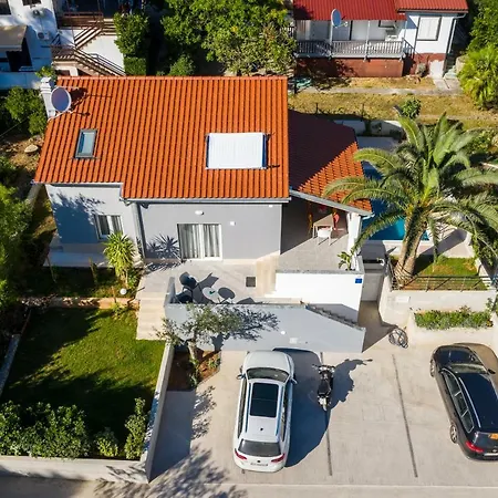 Villa Artaturi