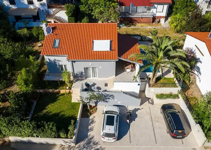 Vila Artaturi